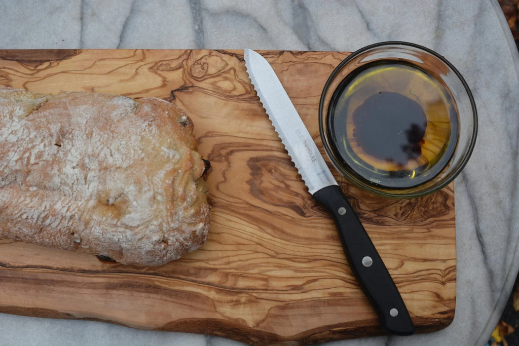 Olive Wood Cutting Board N911
