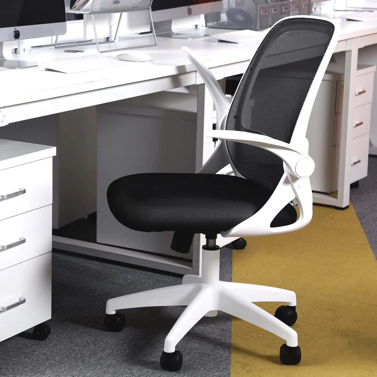 Black Ergonomic Mesh Office Chair B571