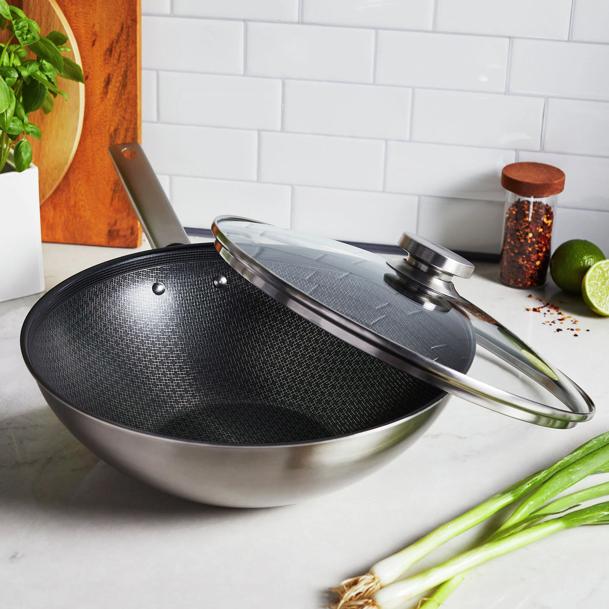 12 Stainless Steel Non-Stick Wok and Lid Y22568