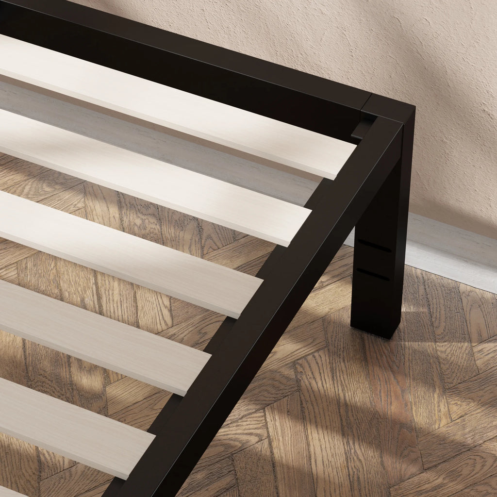 18" Metal Platform Bed Frame, Queen B785848