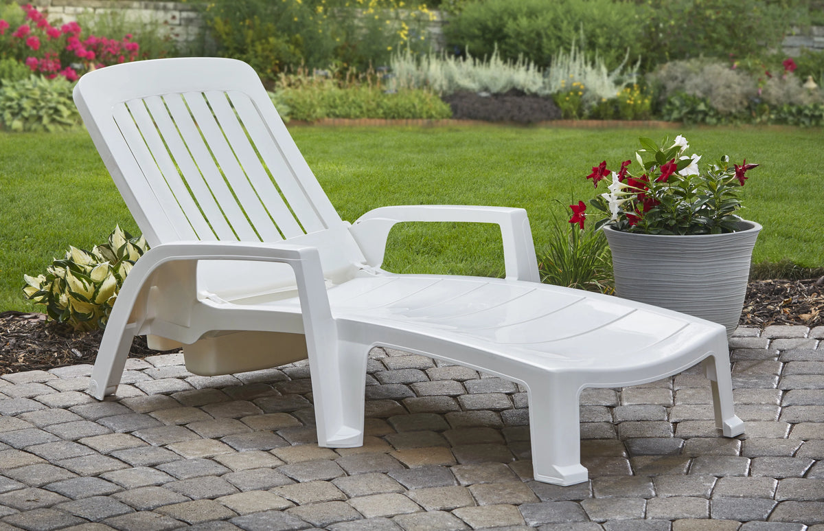 White Resin Chaise Lounge F2952