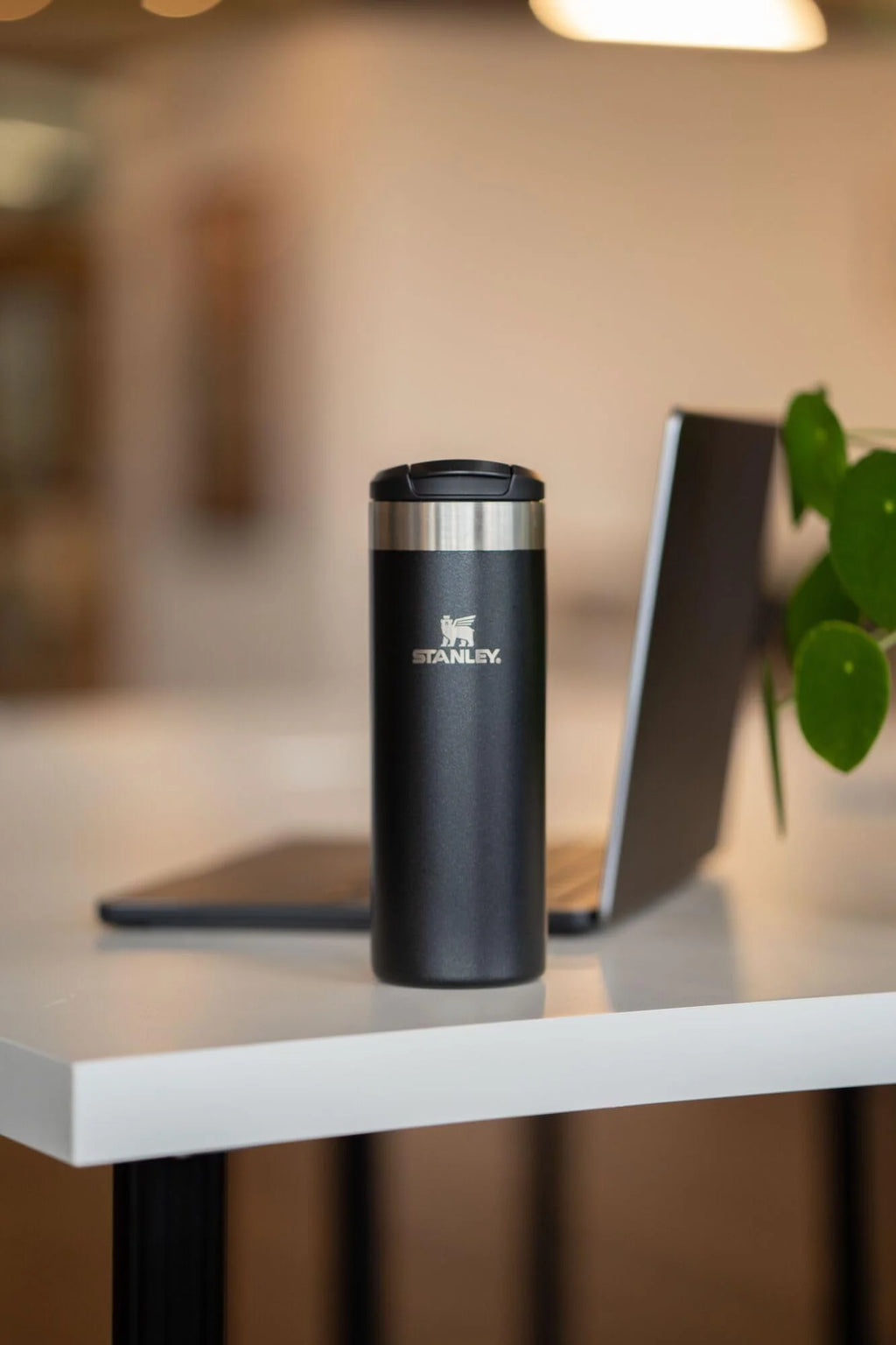 Vacuum Insulated Stainless Steel Tumbler 16oz Navy R4958