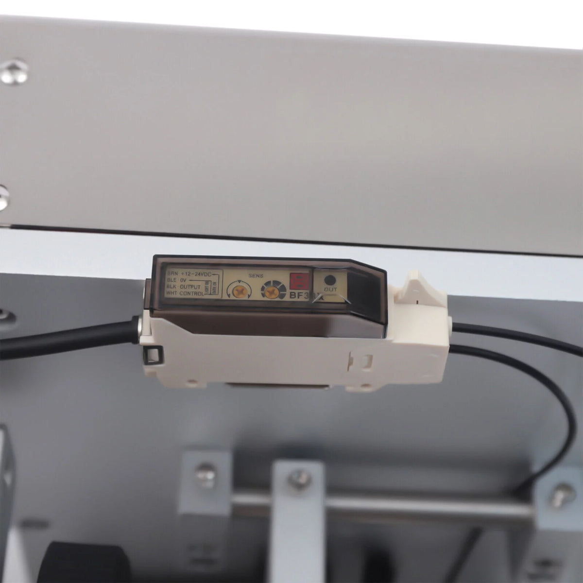 Semi-automatic Square Bottle Labeling Machine B655