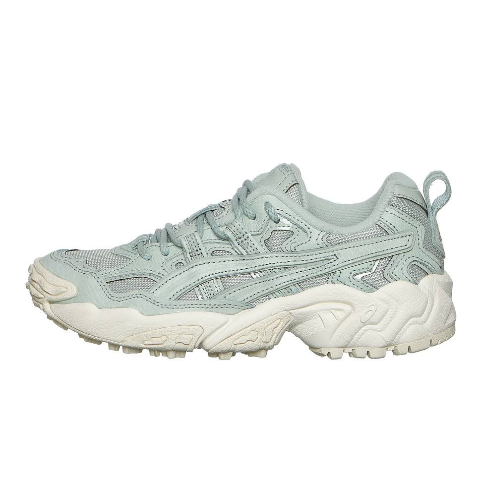 Green Cream Sneakers M76070