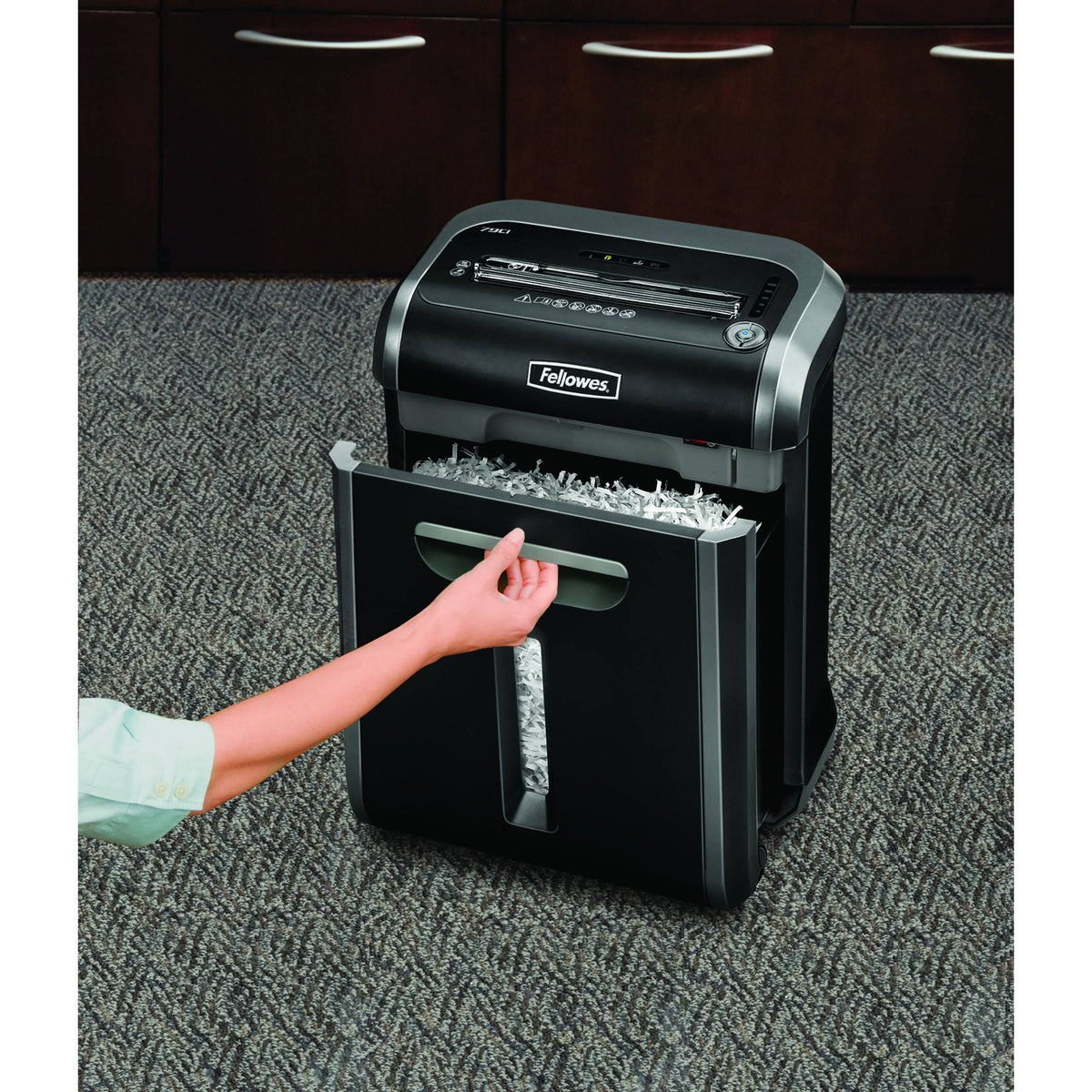 Medium Duty Cross Cut Shredder 16 Sheet Capacity D5178