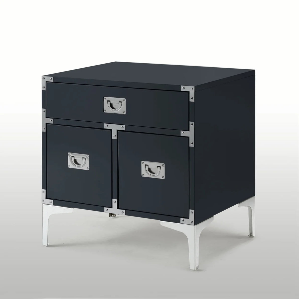 Lacquer Finish 3 Drawer Nightstand X717